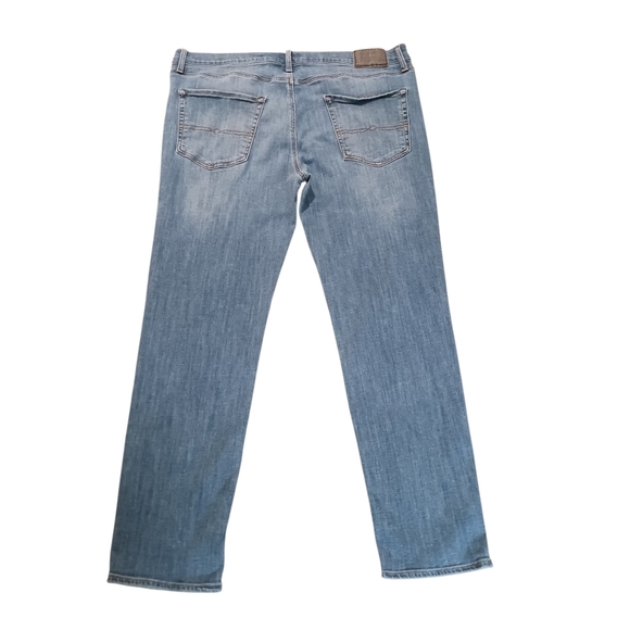 Lucky Brand 223 Jeans Straight Leg Jeans Classic Wash$110 Retail EUC - Picture 4 of 12